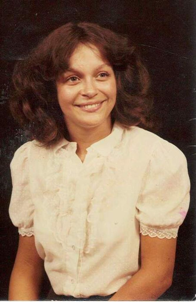 Mary Ellen Smiling Profile Photo