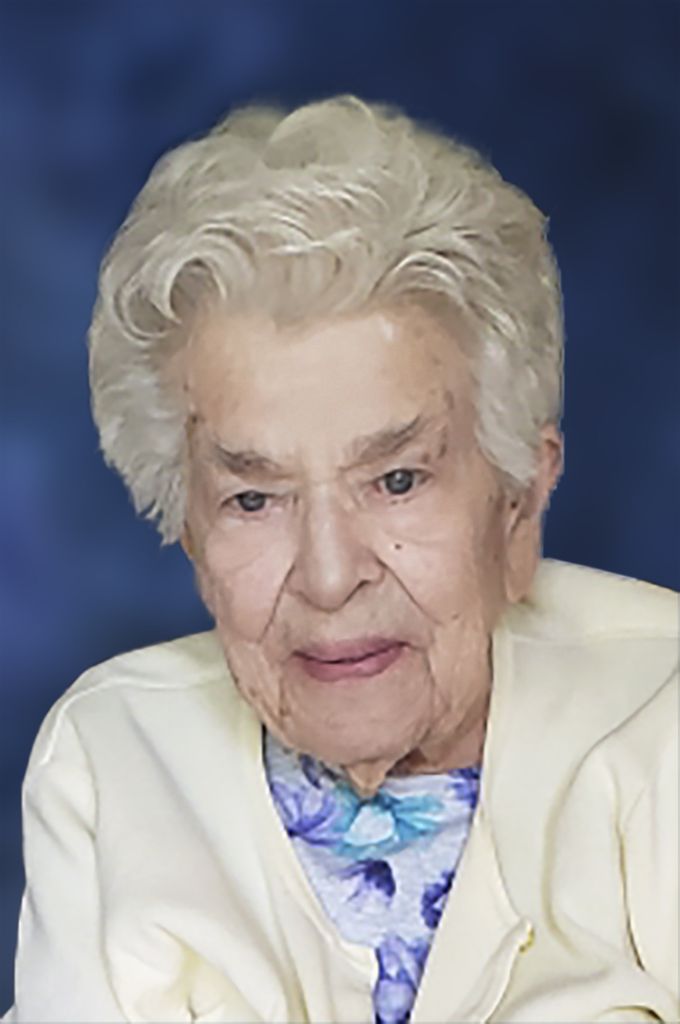 Stella Kemp Profile Photo