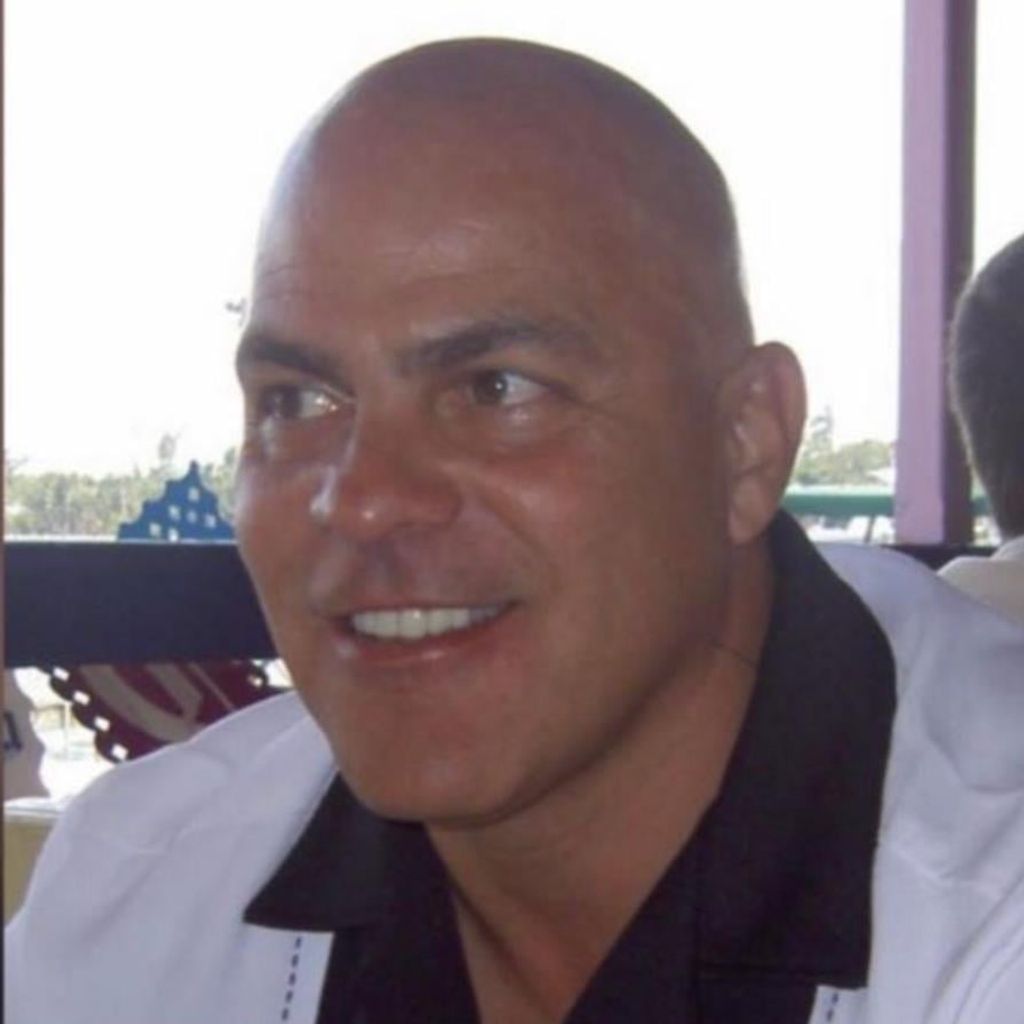 Michael J Roggin