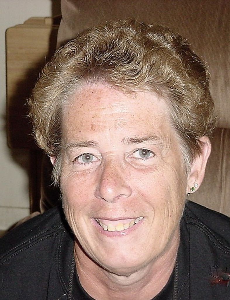 Leslie  Lynn Hawkes