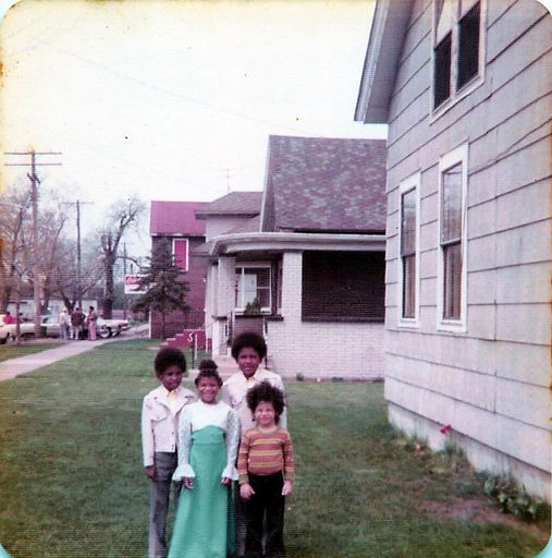Earline Wilson photo gallery thumbnail 24 of 85