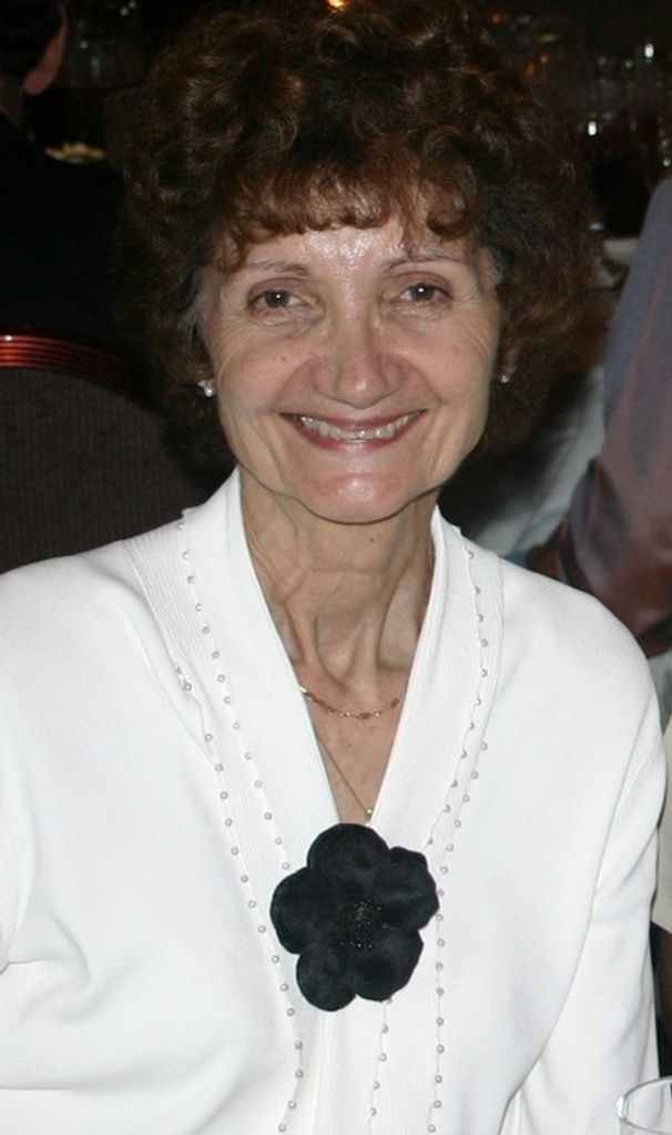 Estelle Carrubba Profile Photo