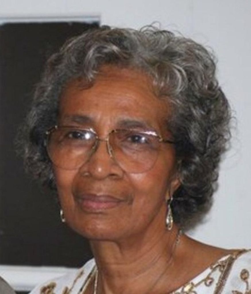 Edna Mae Earles Mccollum