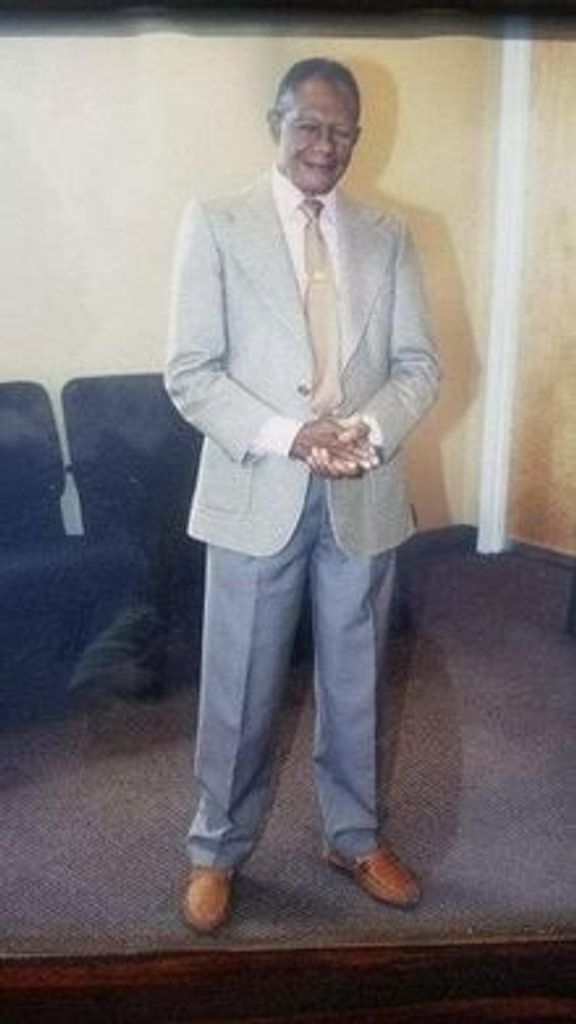 Mr Kenneth Shaw