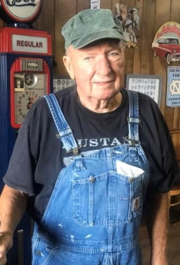 Thomas Hoffman Profile Photo