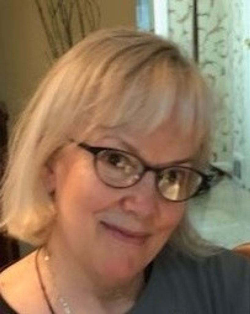 Mary Rowe Carlson Profile Photo