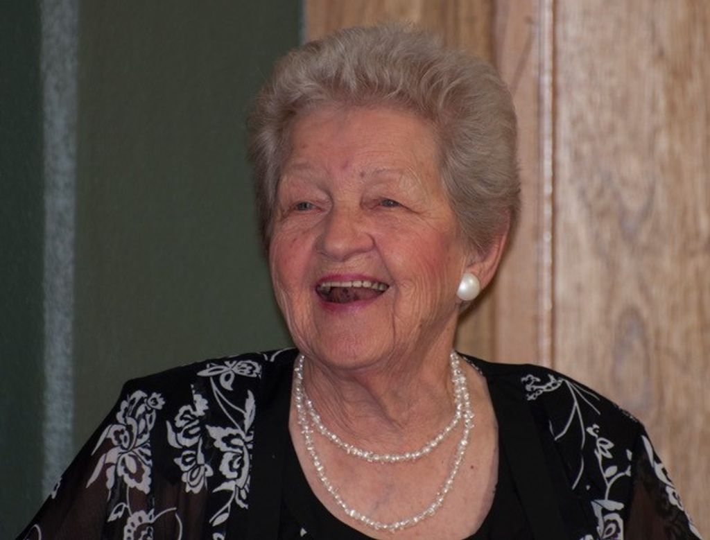 Elvera "Vera" Thorne