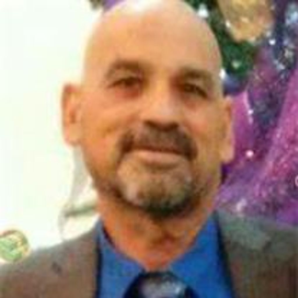 Javier Flores Profile Photo