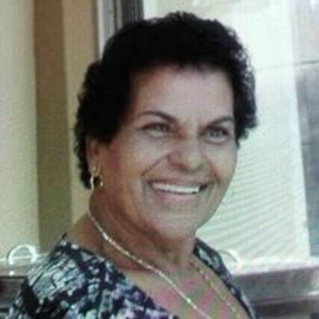 Ms Roslyn Mitchell