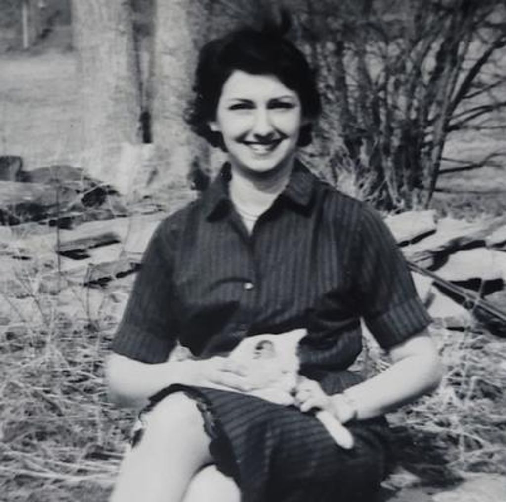 Antoinette Mennig Profile Photo
