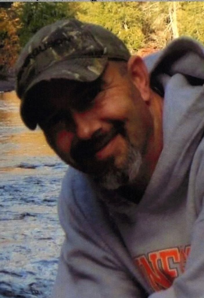 Christopher Jason Heaton Profile Photo