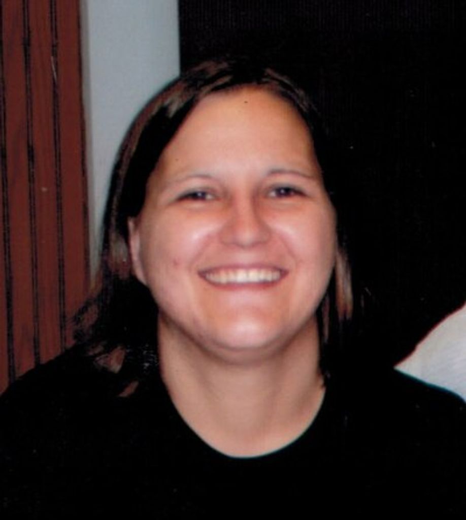 Ashley E. Lott Profile Photo