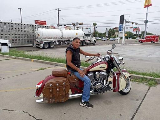 Jesus G. Rios photo gallery thumbnail 99 of 100