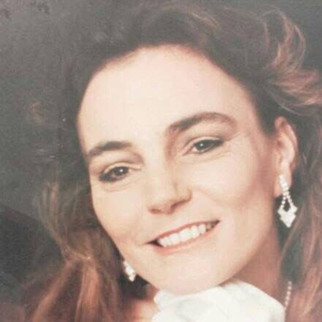 Teri Hooker Profile Photo