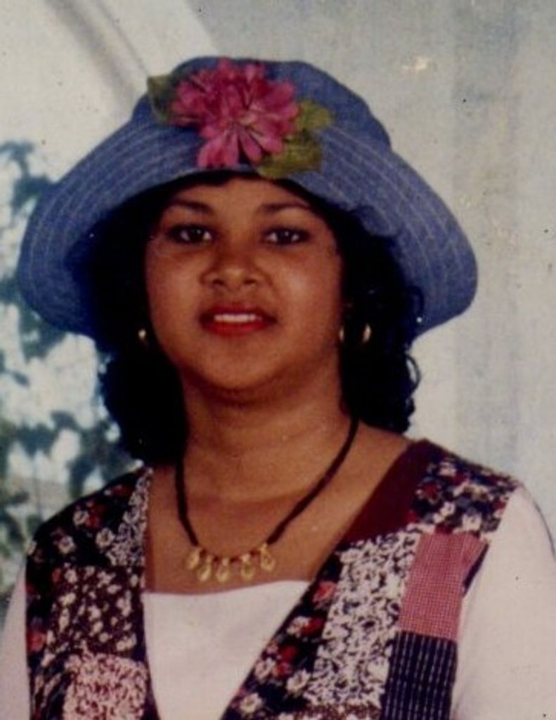 Saveena (Singh)  Bappoo Profile Photo