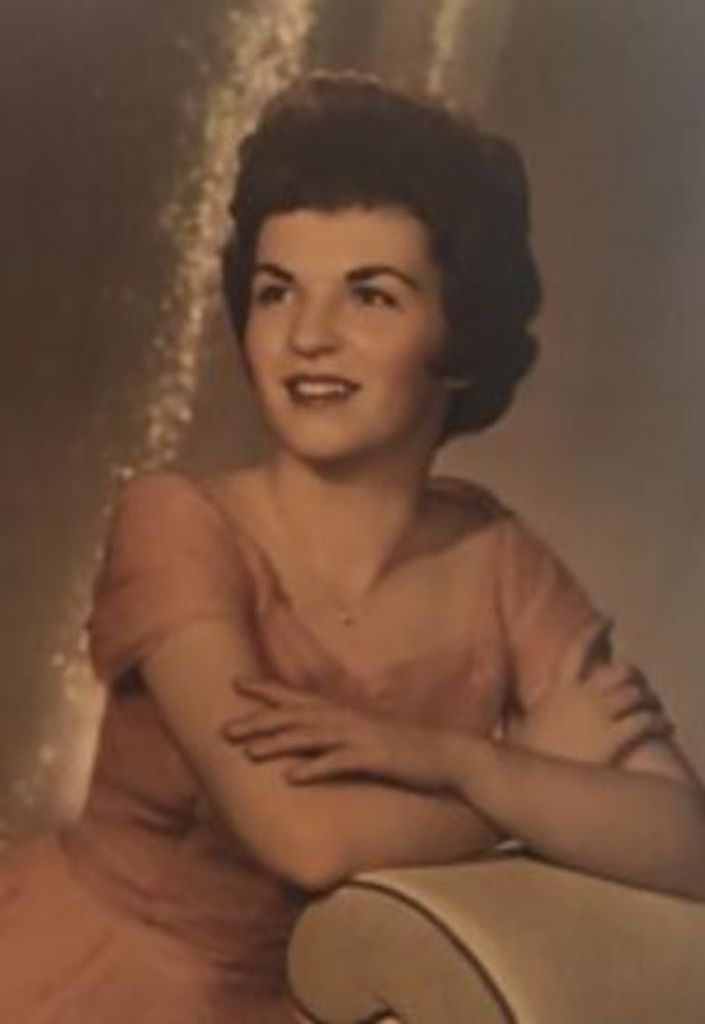 Elaine Perry Profile Photo