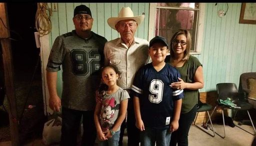Santos Valdez Sr. photo gallery thumbnail 50 of 151