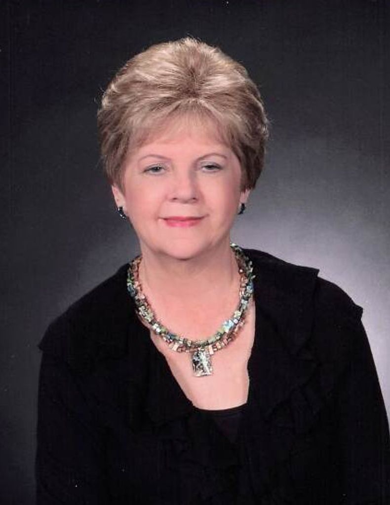 Linda (Robinson)  Christian