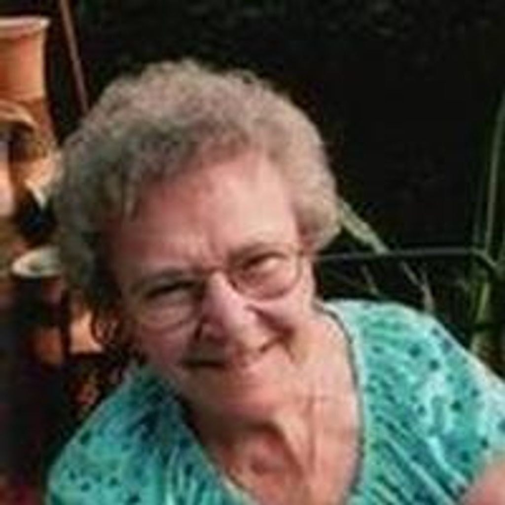 Lillian T Davy