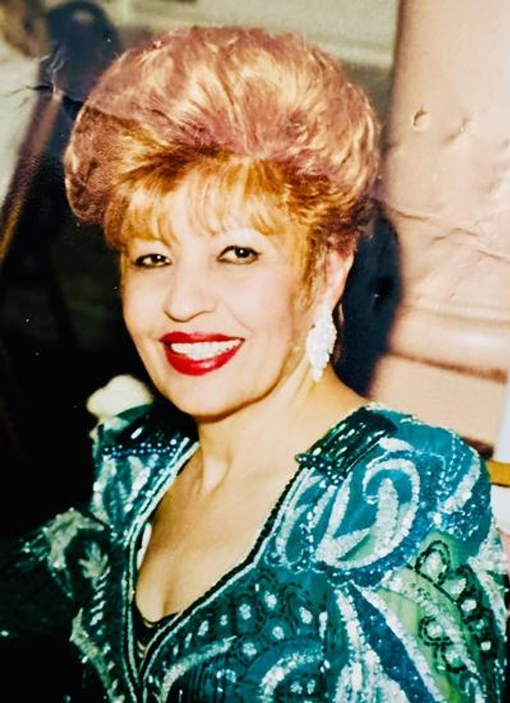 Anna Tourlis Profile Photo