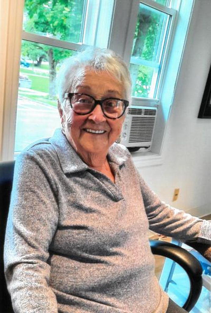 Susannah Warren Profile Photo