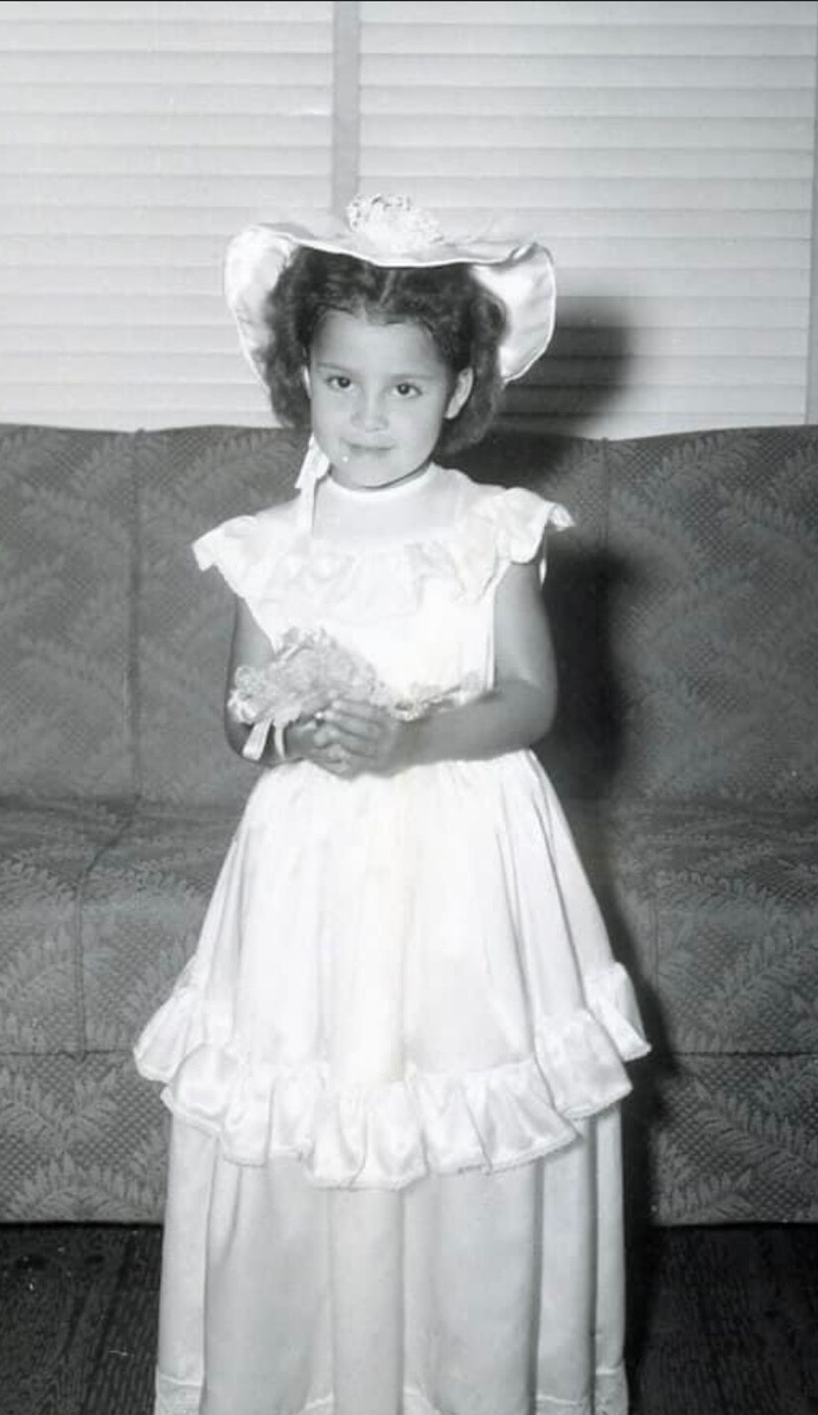 Yolanda C. Gonzalez photo gallery image 1 of 357