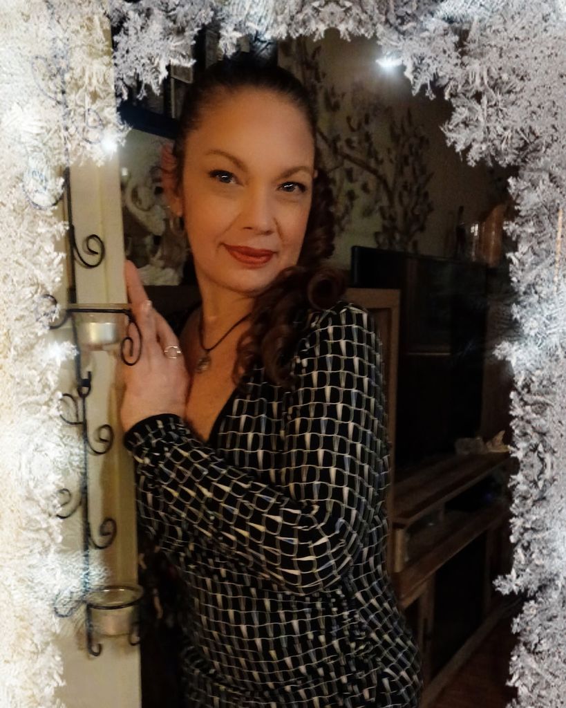 Ms. Elizabeth Morrison