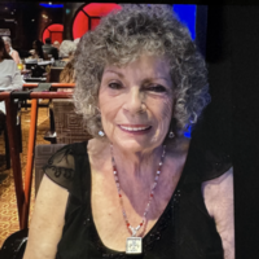 Carolyn Lee Tracey