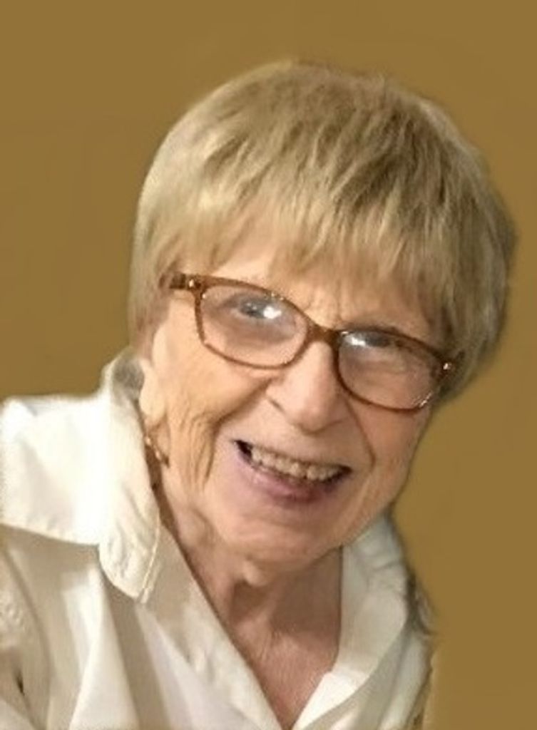 Rose Rozgony Profile Photo