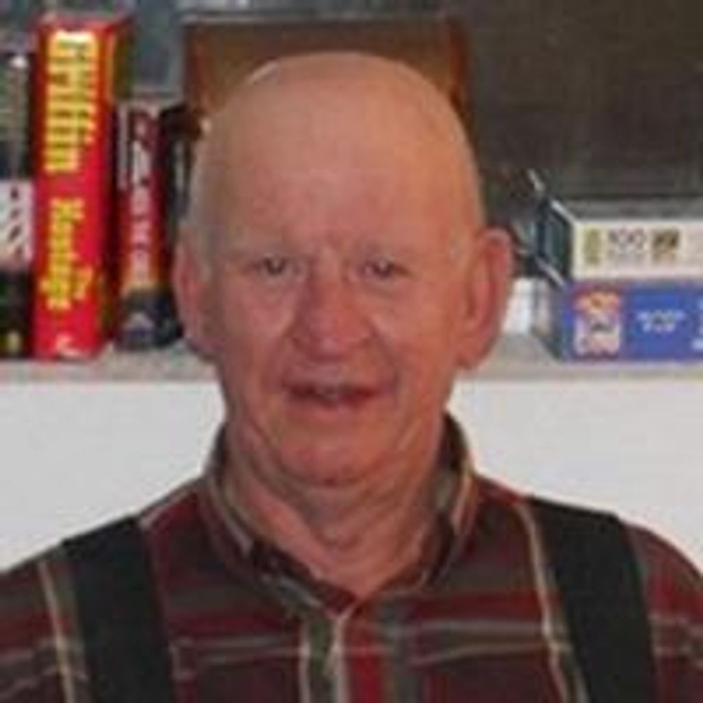 Robert "Bob" Marshall Overstreet