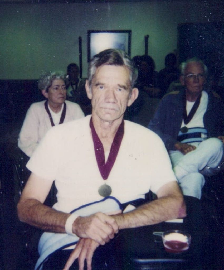 Leonard L. Howard of Deer Lodge, TN