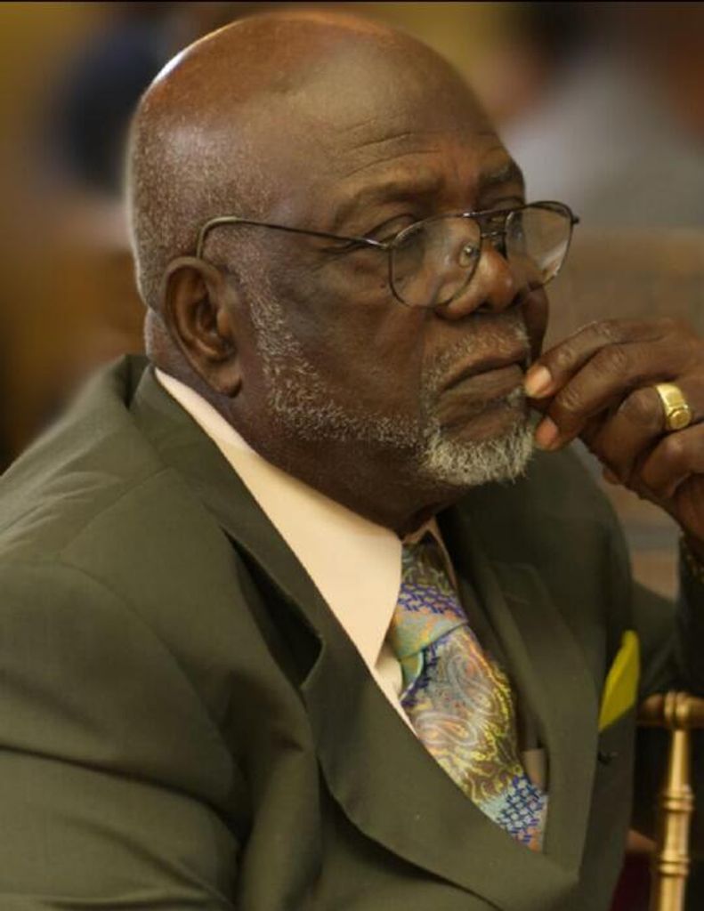 Lloyd R Vassell Profile Photo