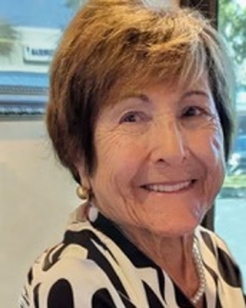 Julia S. Larsen Profile Photo