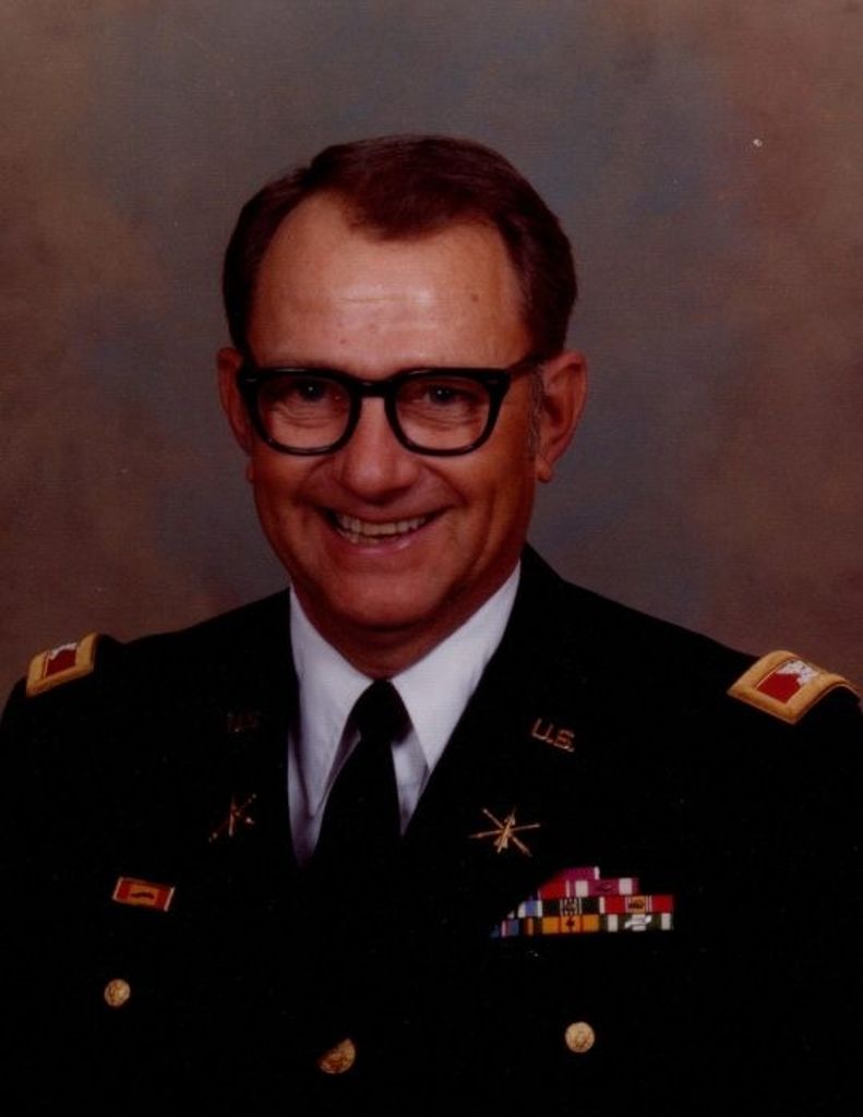 COL Lynn Alvey