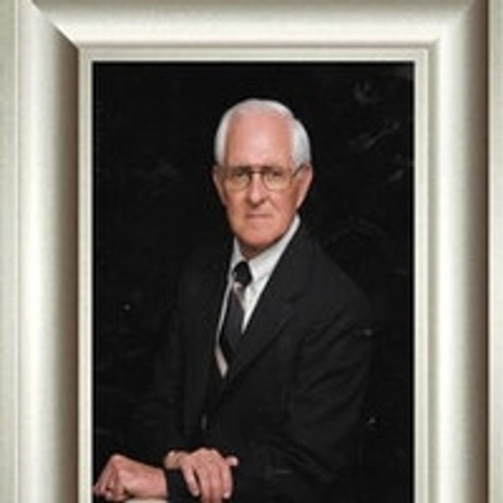 Robert E "Bob" Thomas