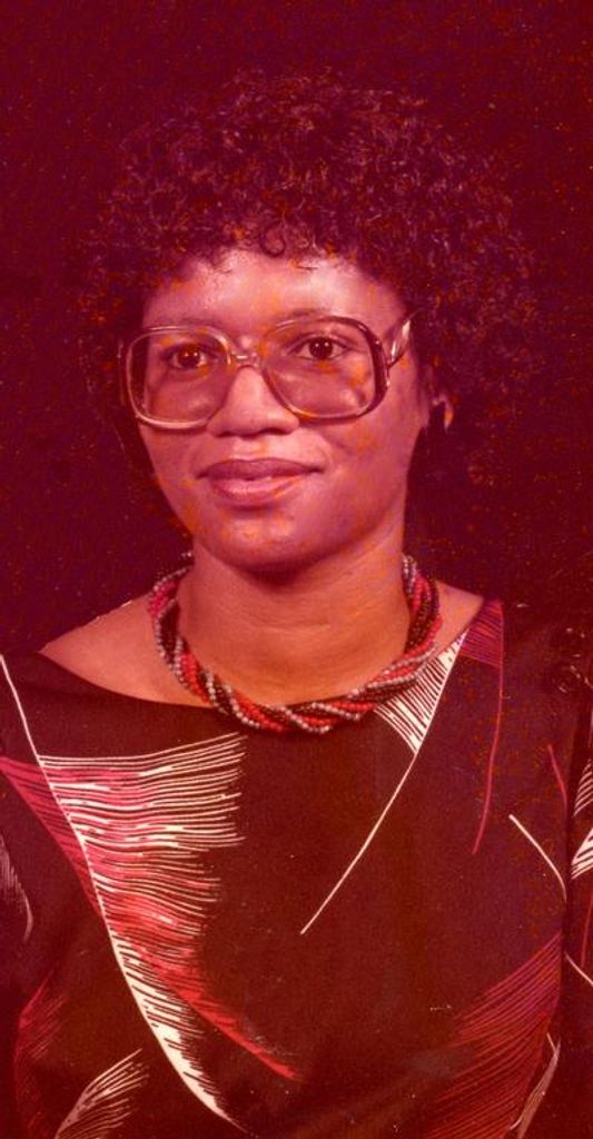 Edna Carol Oates Profile Photo