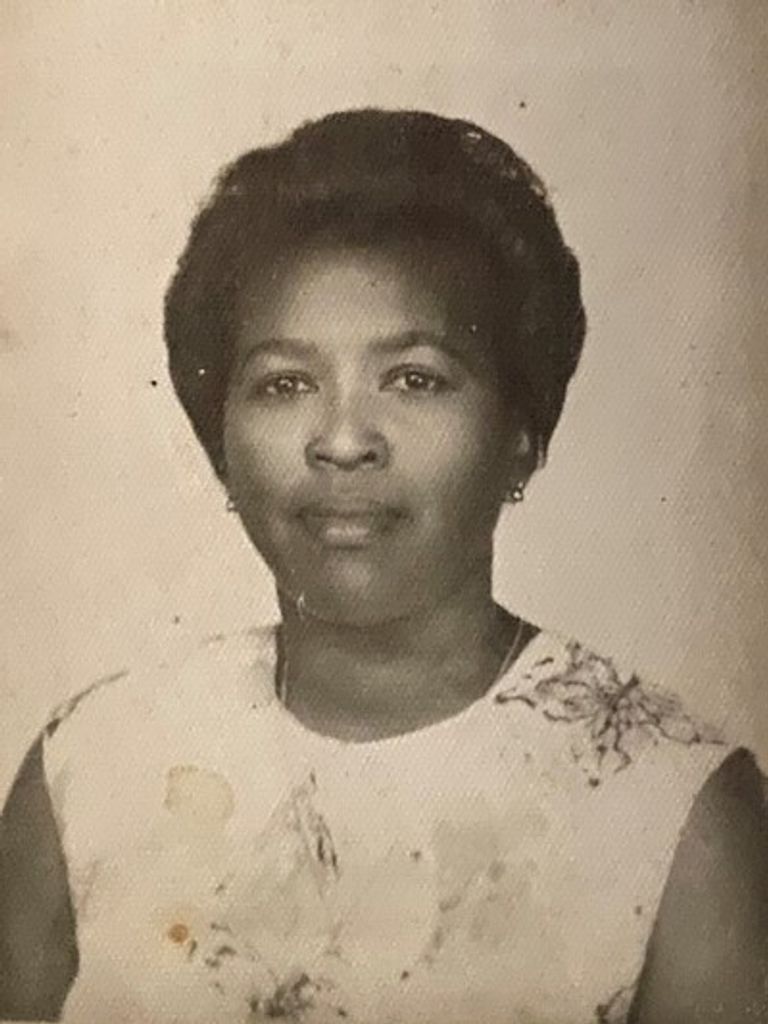 Evelyn Veronica Rose