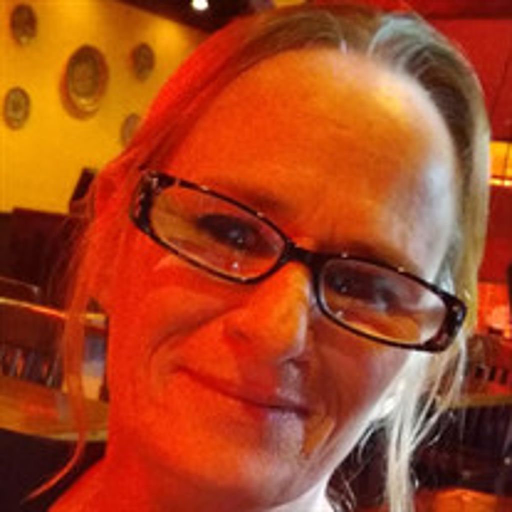 Lynda Darlene Roach