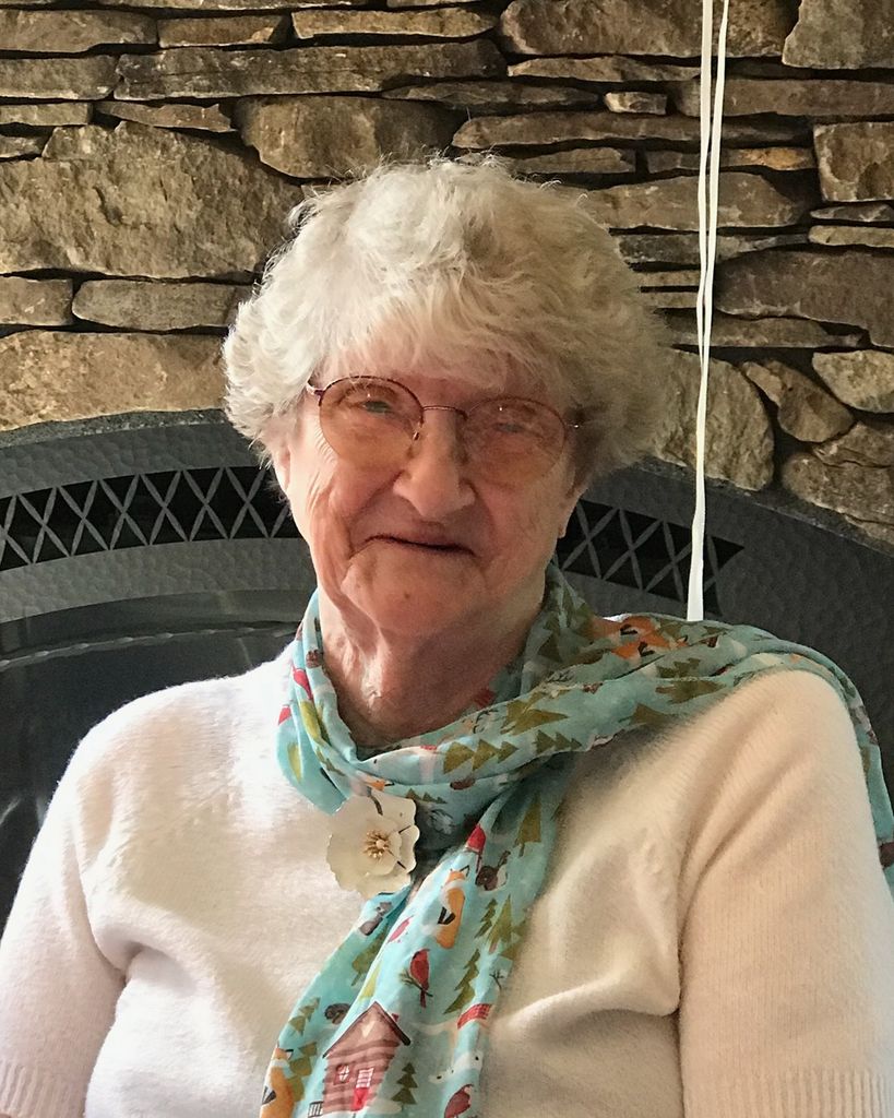 Wanita Claire Macey Profile Photo