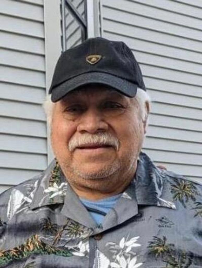 Román C. Méndez Profile Photo