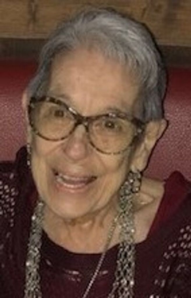Viola Margarita Benavides
