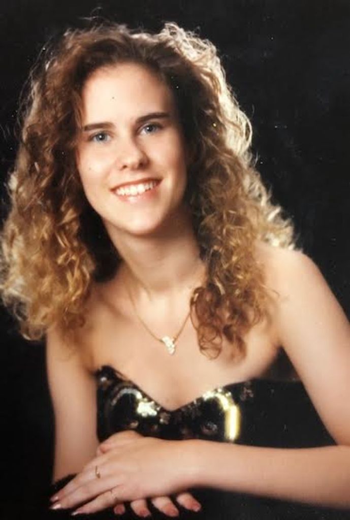 Angela Claude Profile Photo