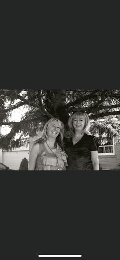 Kelly Yaremko photo gallery thumbnail 8 of 177