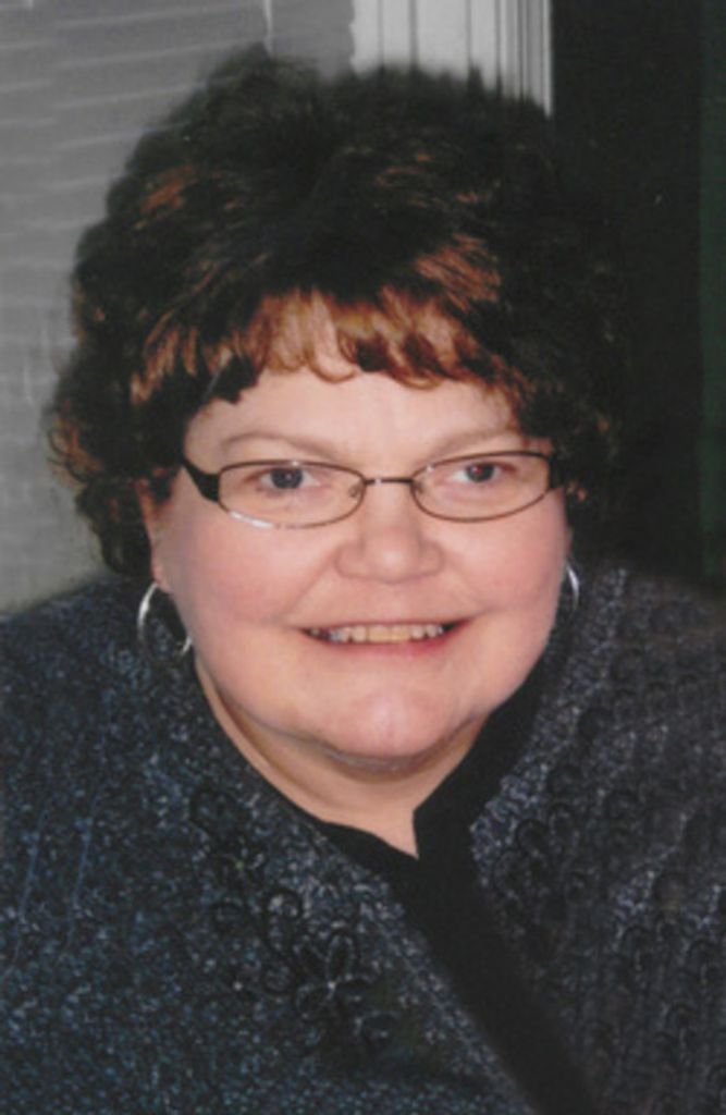 Carolyn Lewis Profile Photo