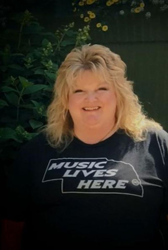 Victoria "Vicki" Chollar