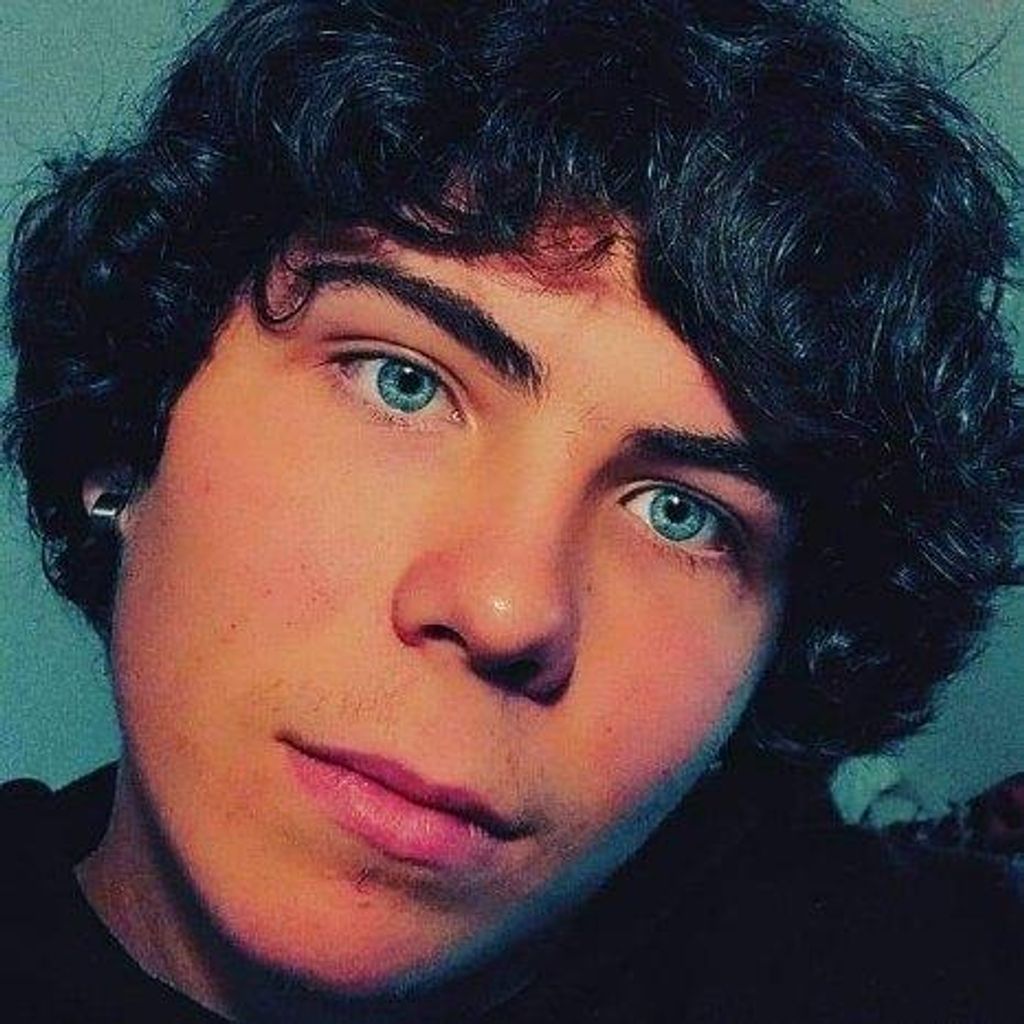 Gabriel Lee Roseneau Profile Photo
