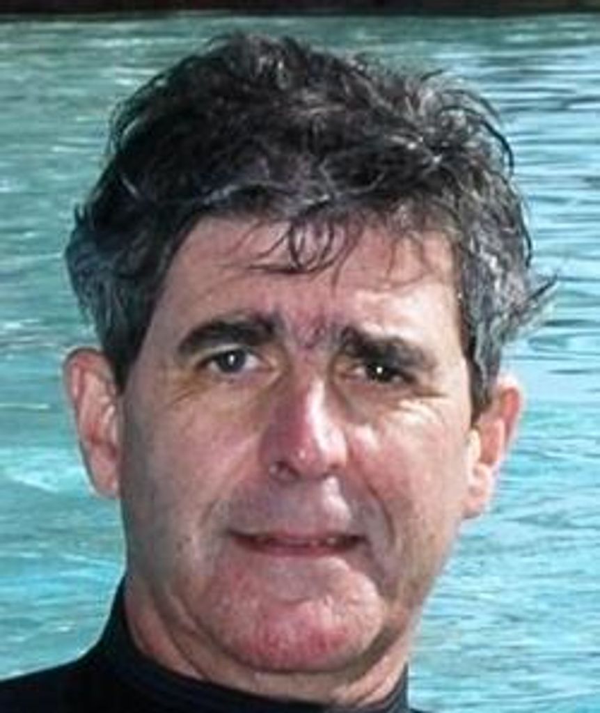 Daniel L. Viveiros