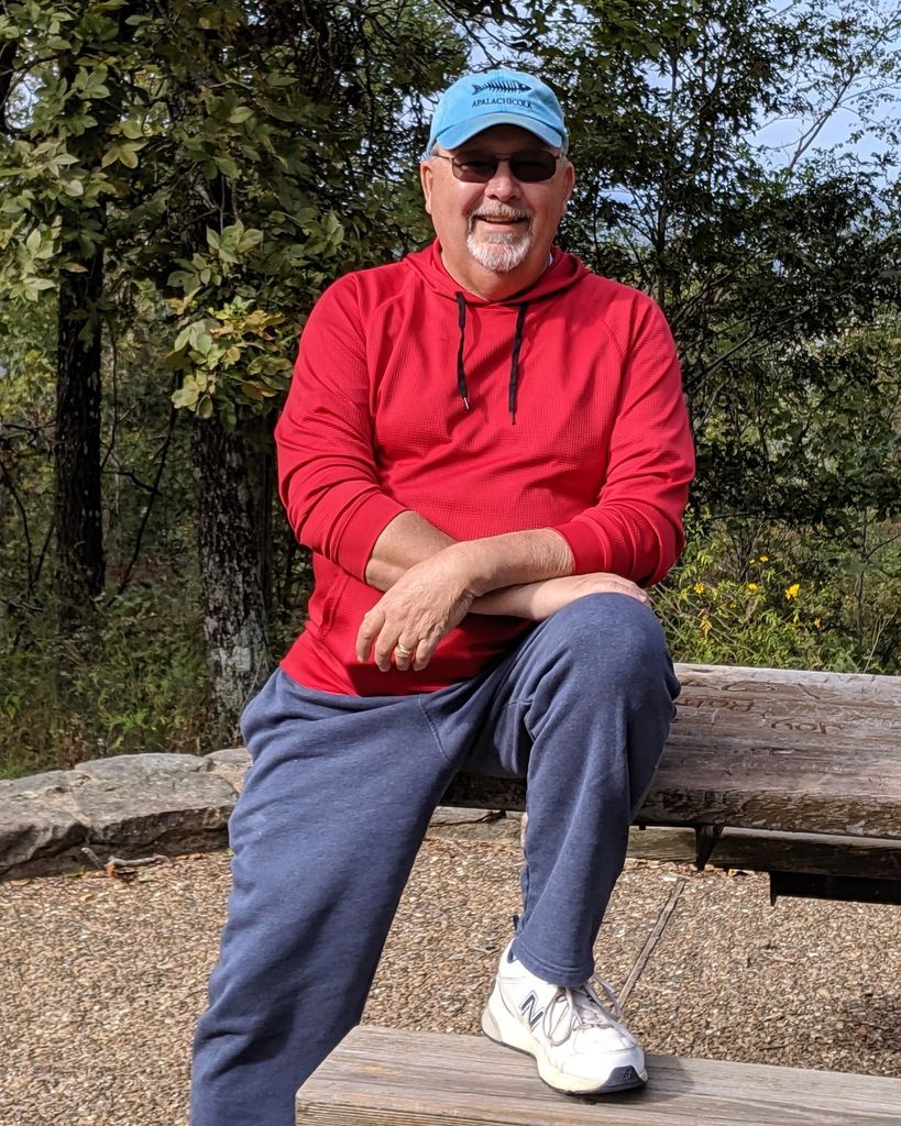 Robert Lee Davis, Jr. Profile Photo