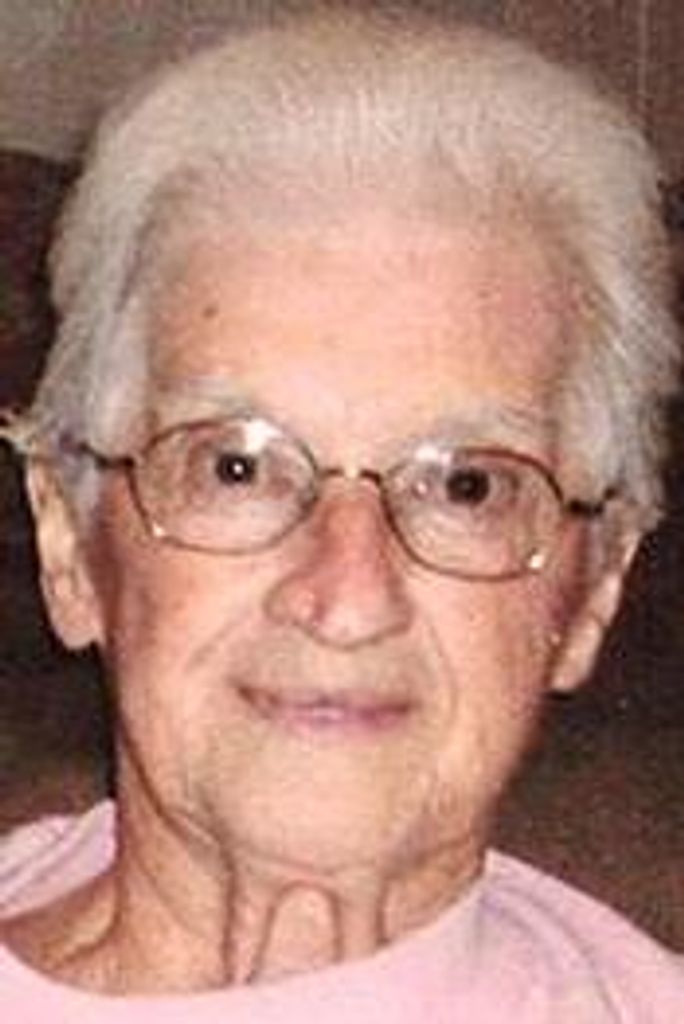 Madeline Yenchochik