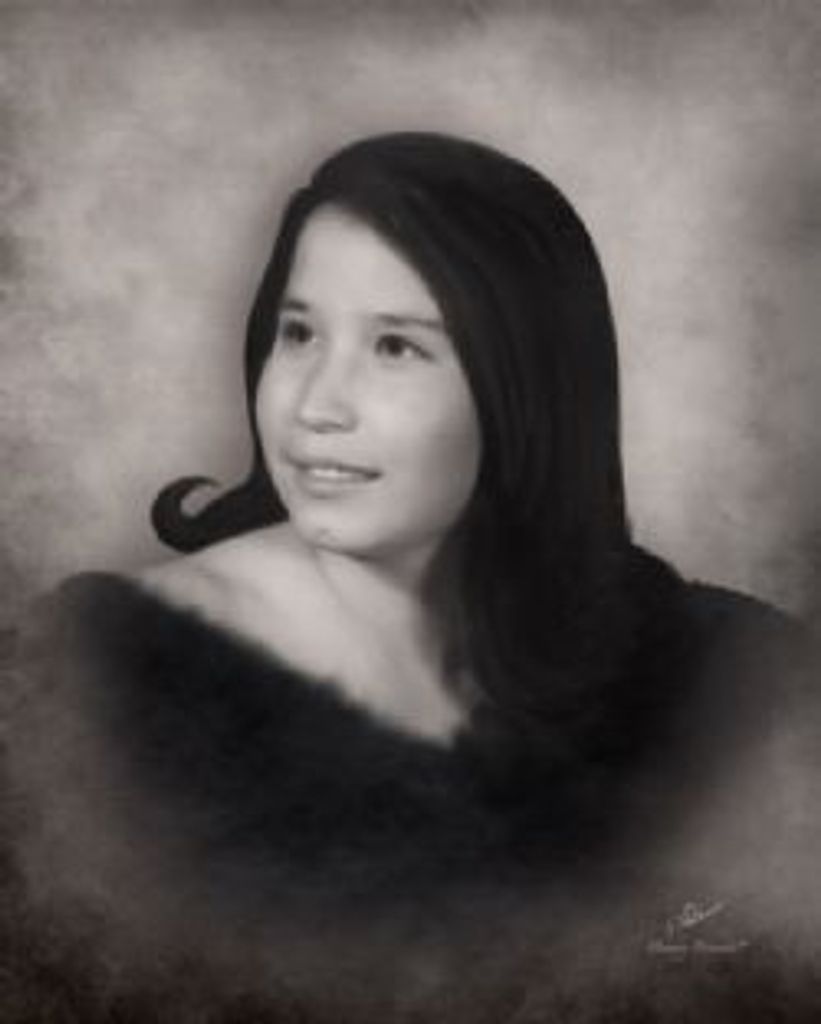 Gloria Alvarado
